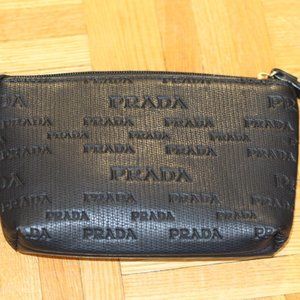 prada pouche